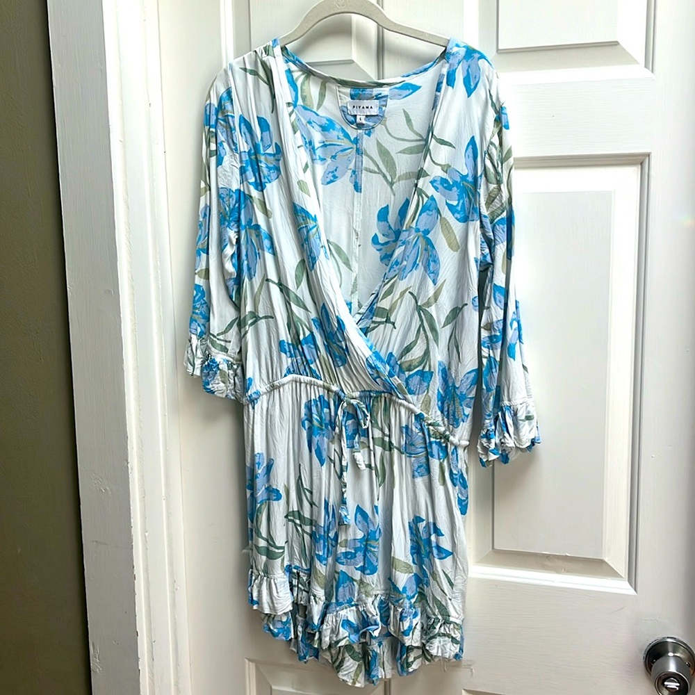 Piyama Harper Romper Floral Print. Size large Gently used